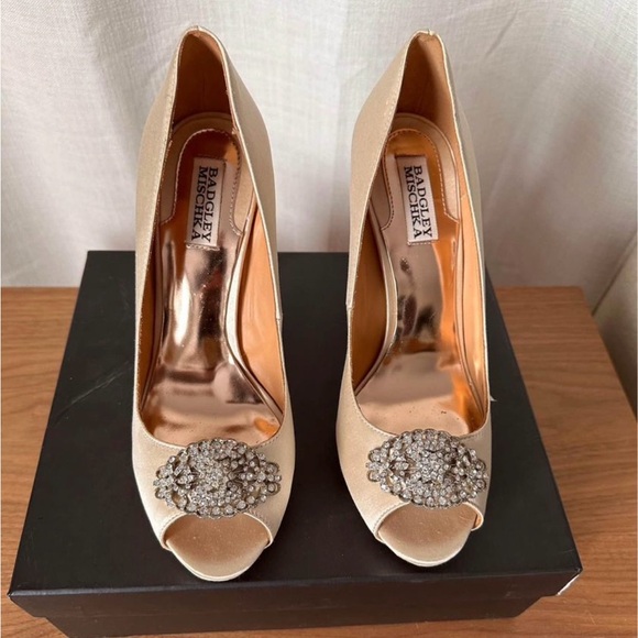 Badgley Mischka Bridal Shoes - Size 9 - Picture 1 of 2